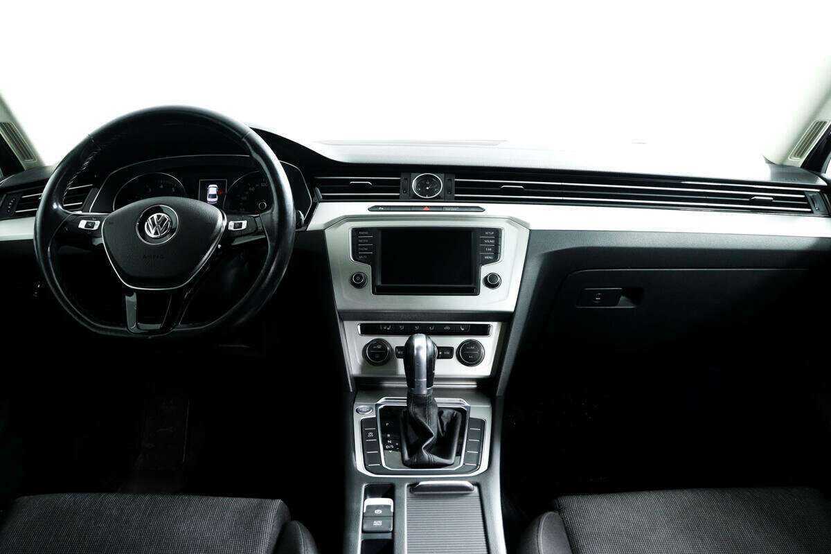 Volkswagen Passat с пробегом — 2016 год. Фото: #10