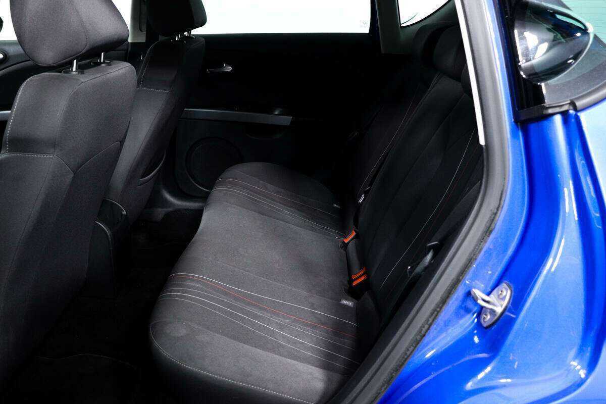 SEAT Leon с пробегом — 2012 год. Фото: #11