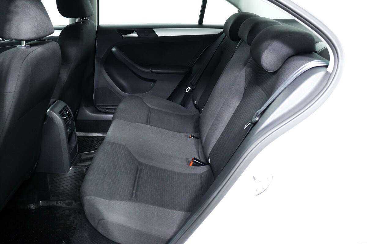 Volkswagen Jetta с пробегом — 2018 год. Фото: #11