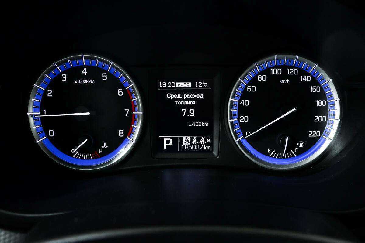 Suzuki SX4 с пробегом — 2013 год. Фото: #9