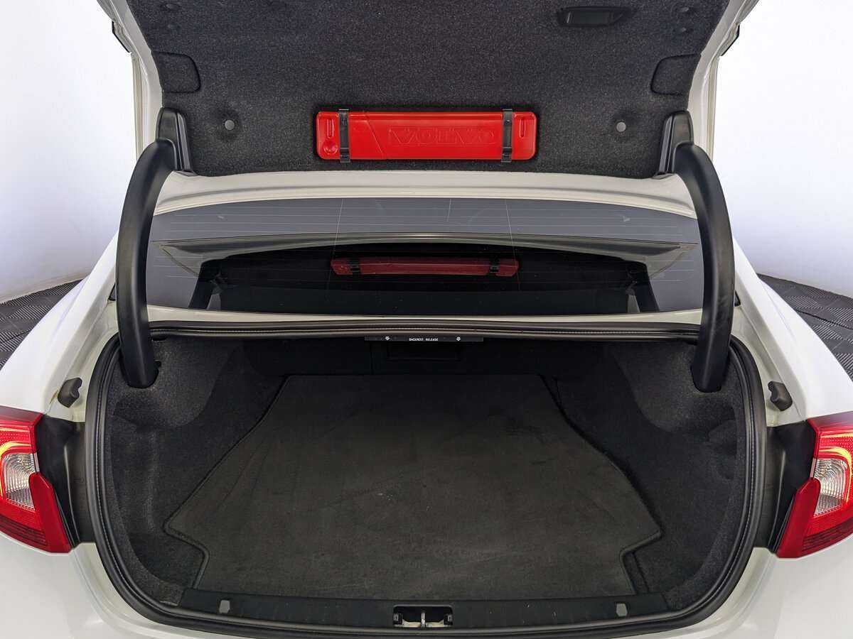 Volvo S60 с пробегом — 2012 год. Фото: #8