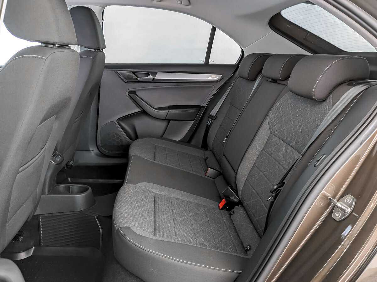 Volkswagen Polo с пробегом — 2021 год. Фото: #9