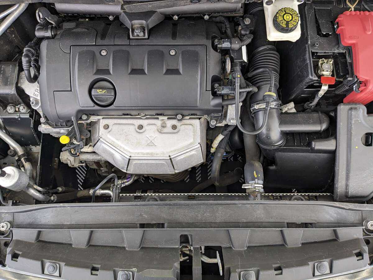 Peugeot 408 с пробегом — 2013 год. Фото: #8