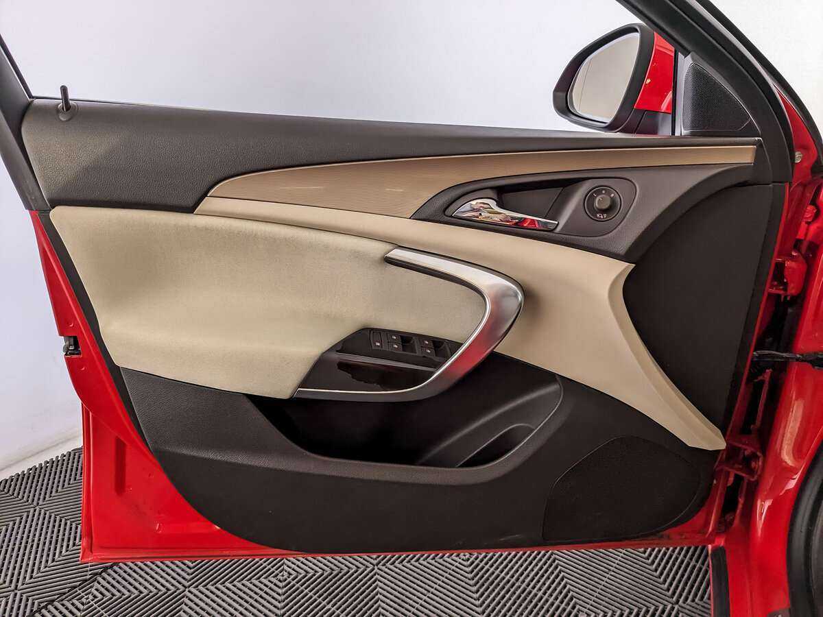 Opel Insignia с пробегом — 2012 год. Фото: #13