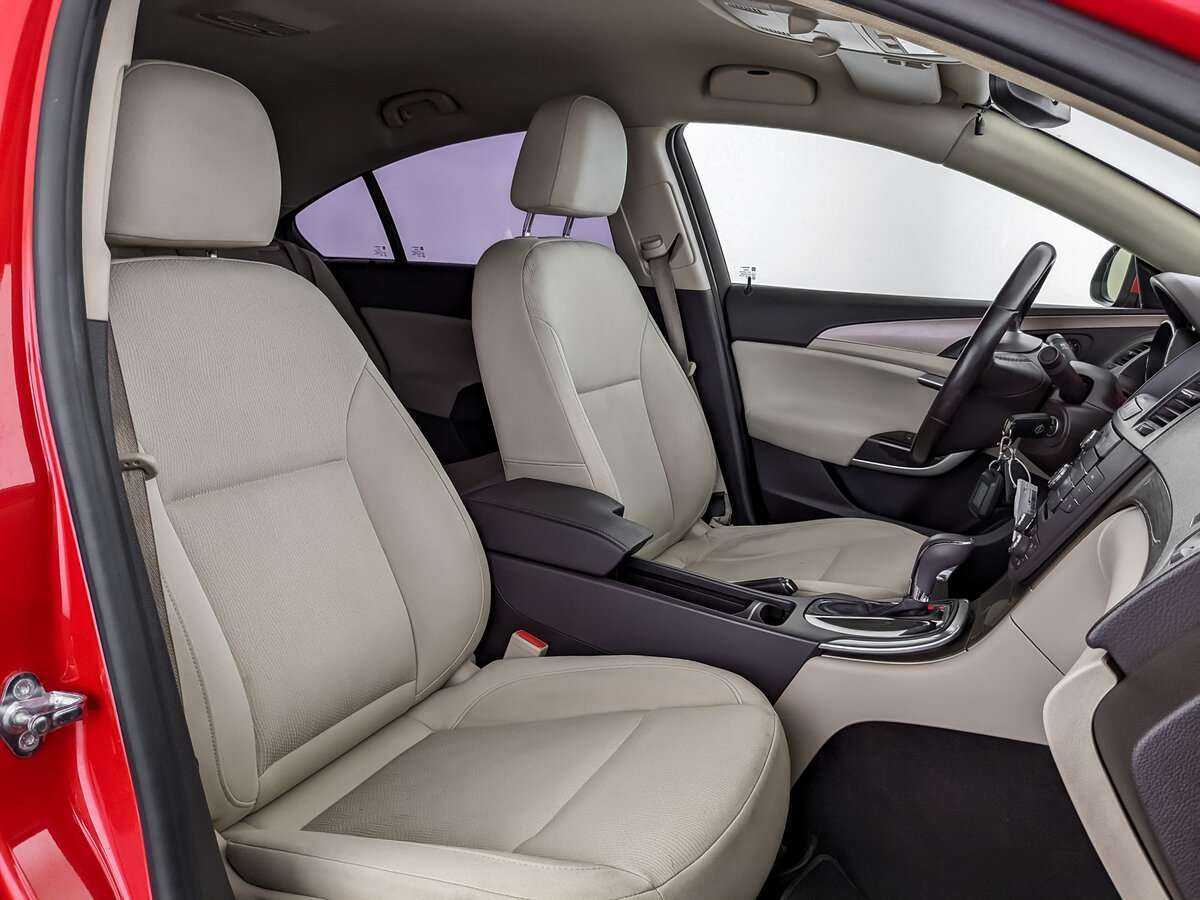 Opel Insignia с пробегом — 2012 год. Фото: #18