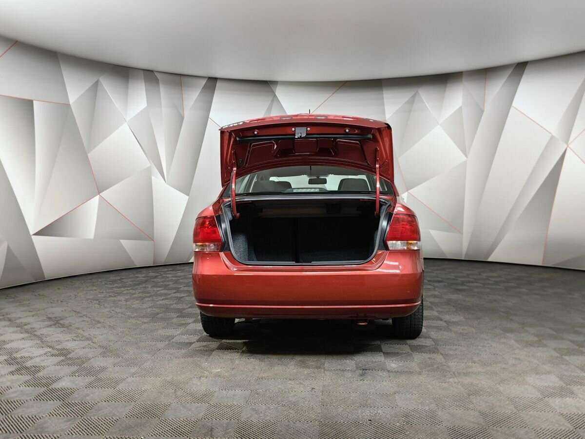 Volkswagen Polo с пробегом — 2012 год. Фото: #16