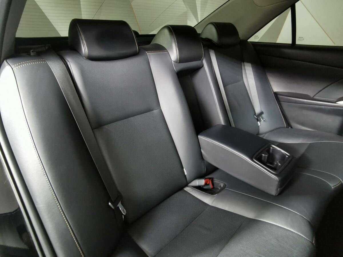 Toyota Camry с пробегом — 2017 год. Фото: #12