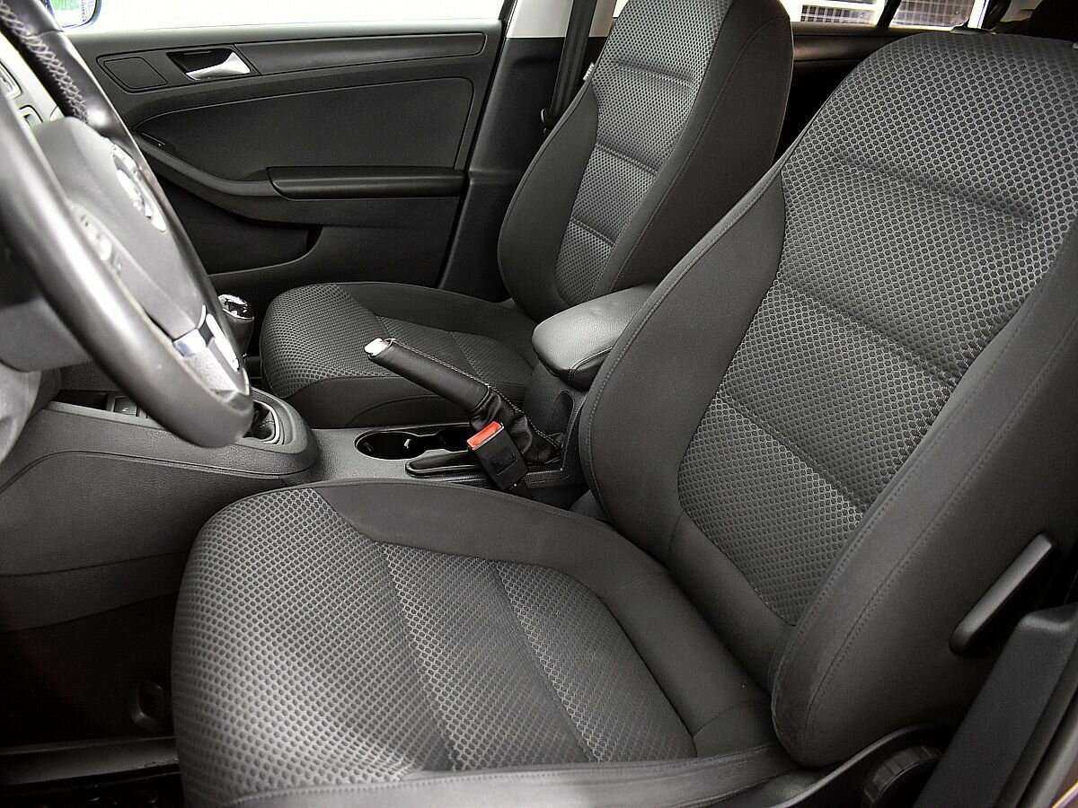 Volkswagen Jetta с пробегом — 2014 год. Фото: #6