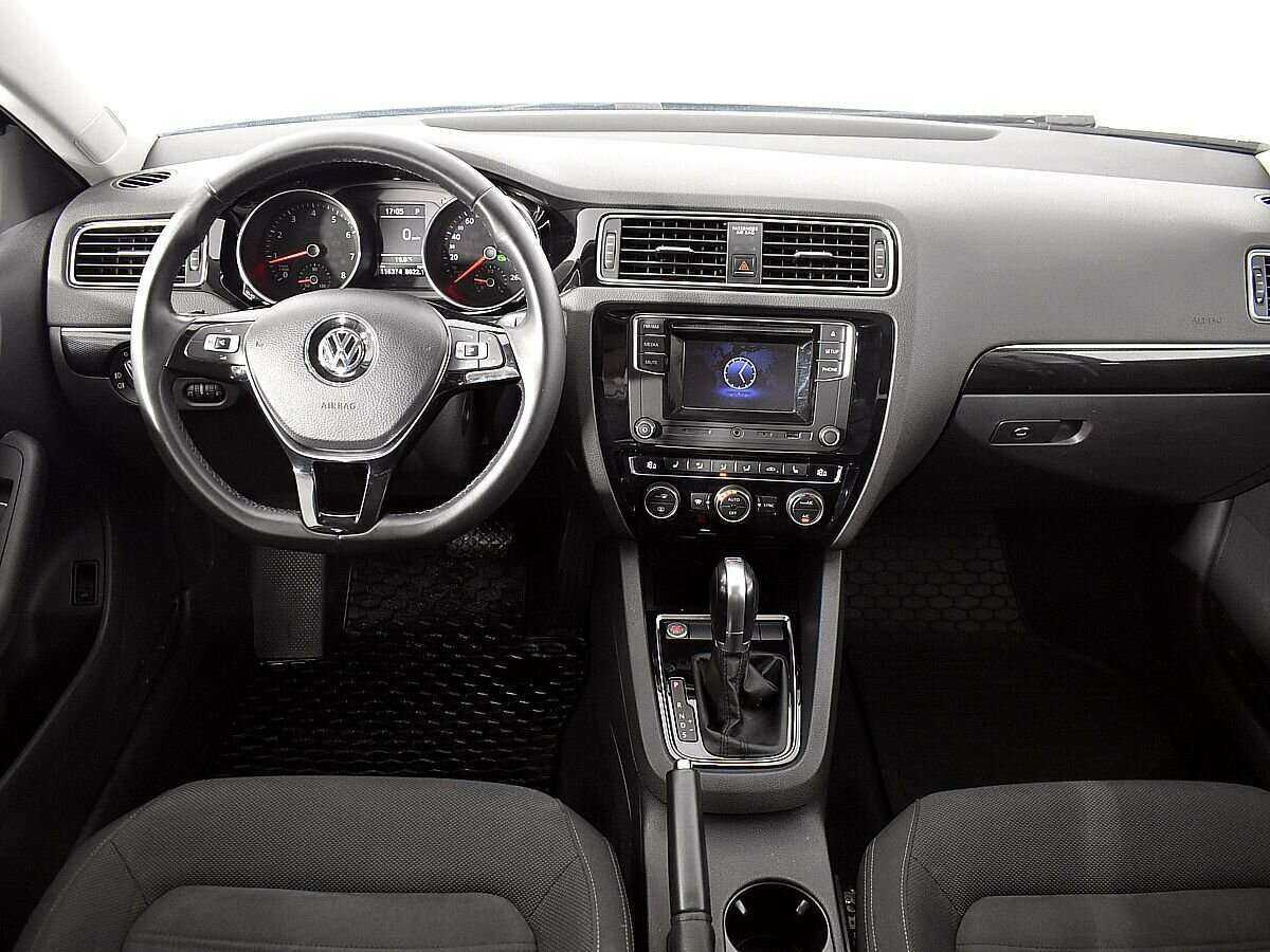 Volkswagen Jetta с пробегом — 2017 год. Фото: #8