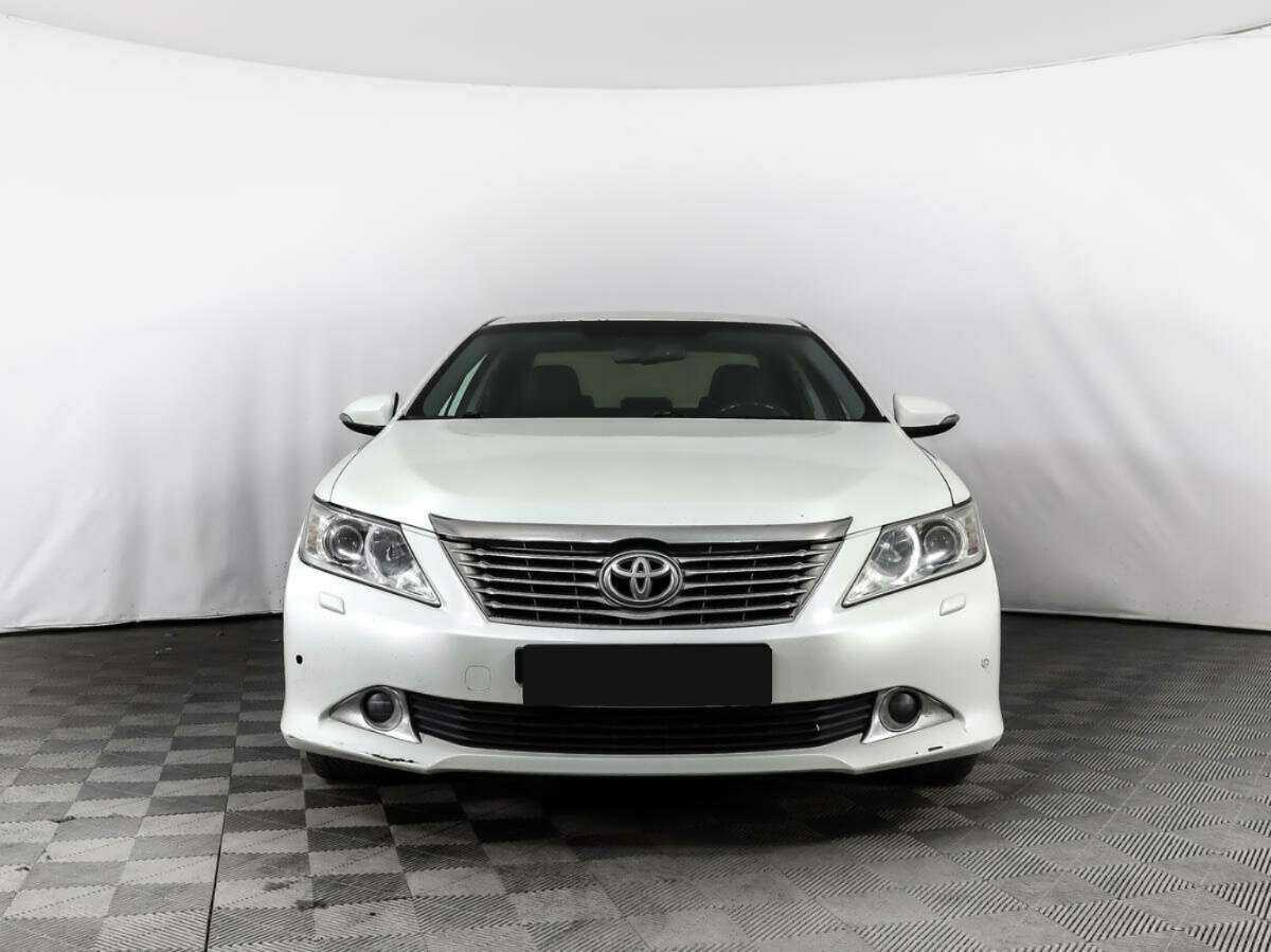 Toyota Camry с пробегом — 2012 год. Фото: #1