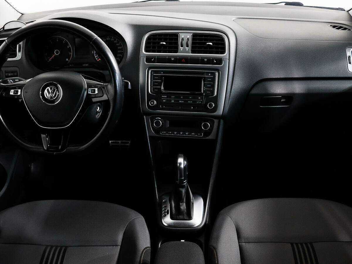 Volkswagen Polo с пробегом — 2016 год. Фото: #11