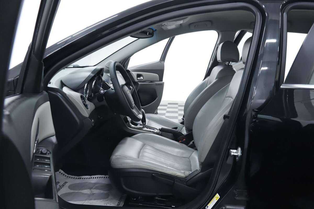 Chevrolet Cruze с пробегом — 2015 год. Фото: #6