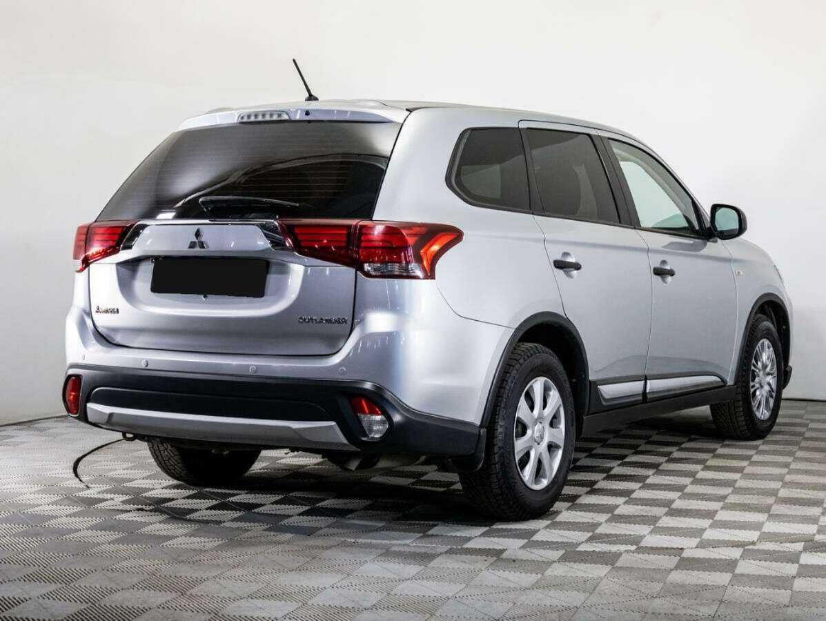 Mitsubishi Outlander с пробегом — 2015 год. Фото: #4