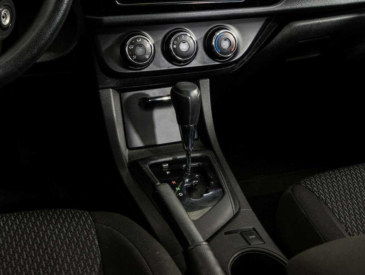 Toyota Corolla с пробегом — 2014 год. Фото: #9