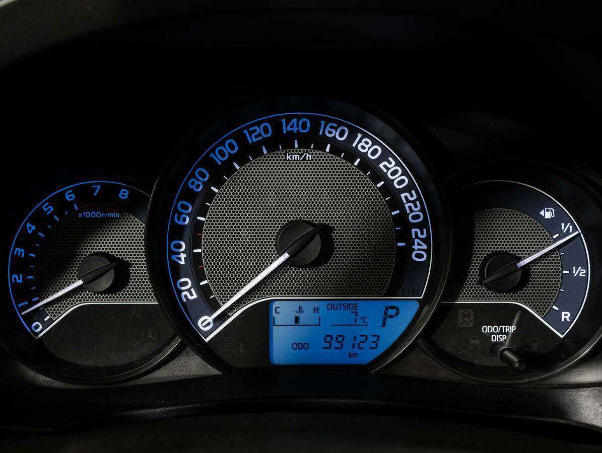 Toyota Corolla с пробегом — 2014 год. Фото: #12