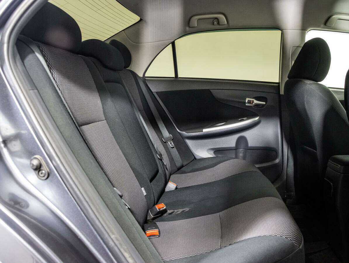 Toyota Corolla с пробегом — 2012 год. Фото: #12