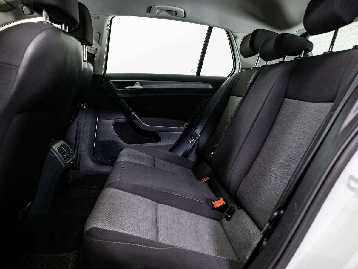 Volkswagen Golf с пробегом — 2013 год. Фото: #9