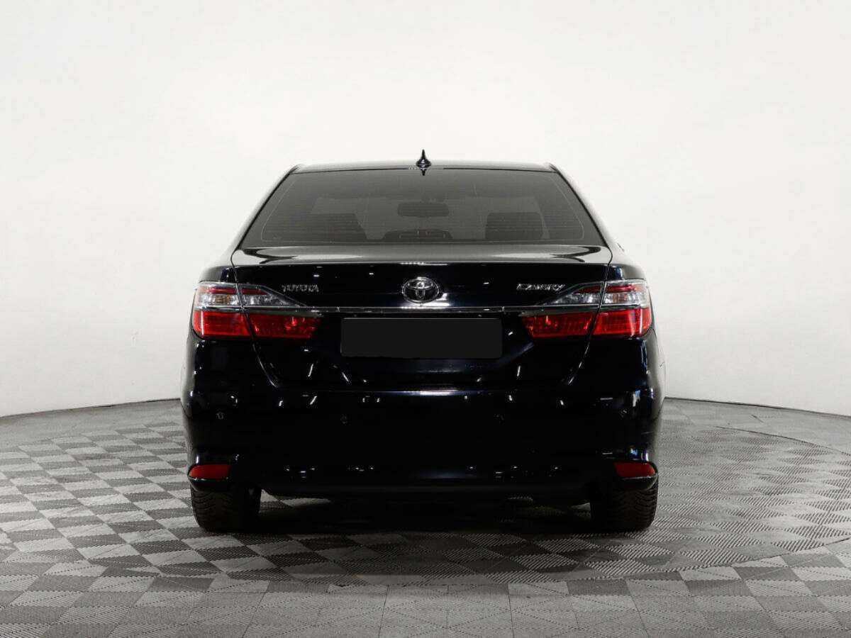 Toyota Camry с пробегом — 2017 год. Фото: #5