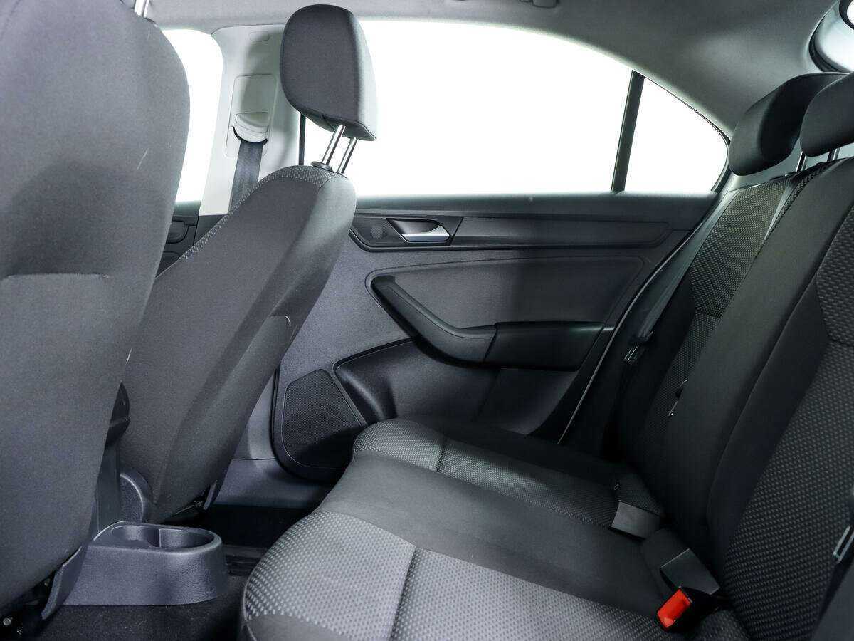 Volkswagen Polo с пробегом — 2022 год. Фото: #9