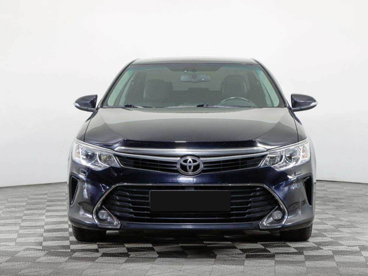 Toyota Camry с пробегом — 2017 год. Фото: #1