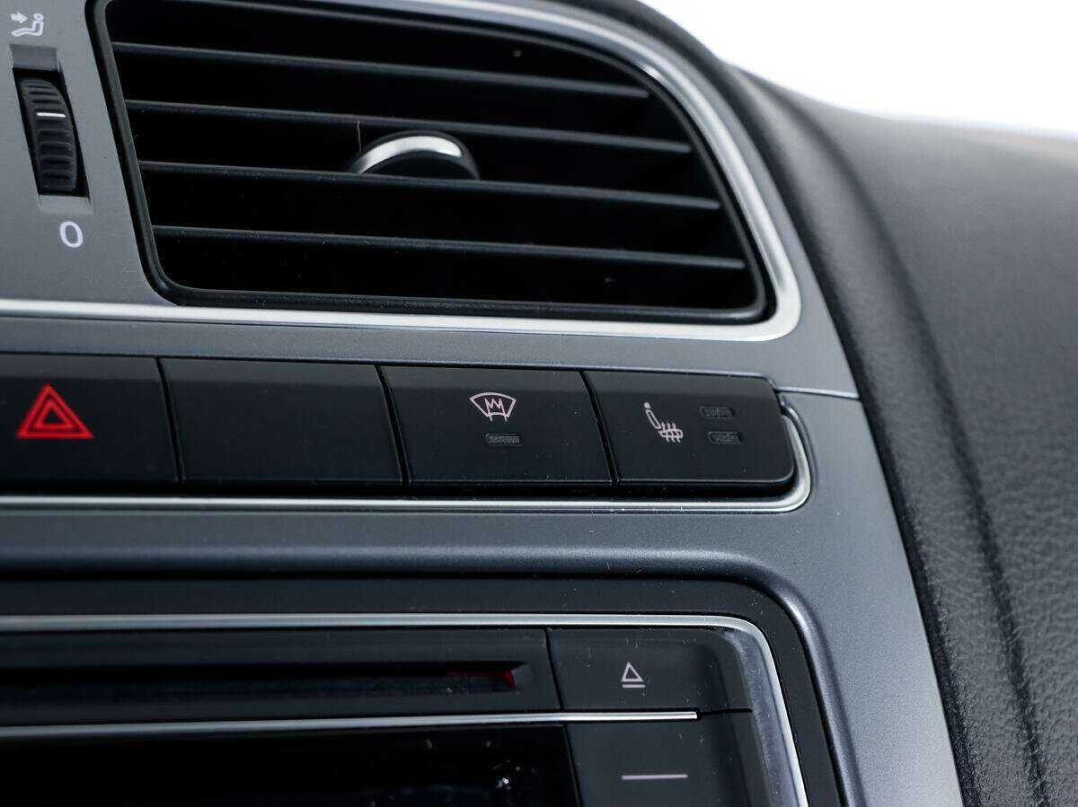 Volkswagen Polo с пробегом — 2016 год. Фото: #16