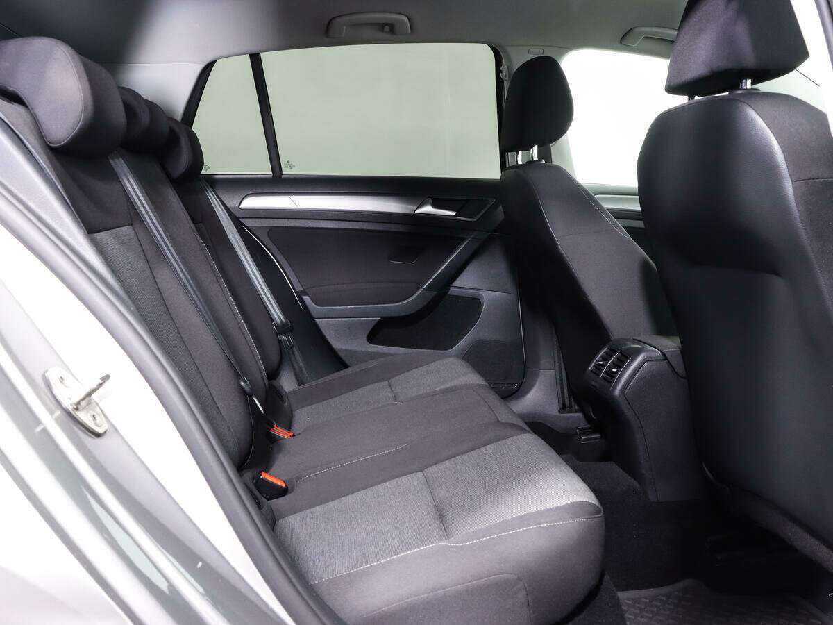 Volkswagen Golf с пробегом — 2013 год. Фото: #10