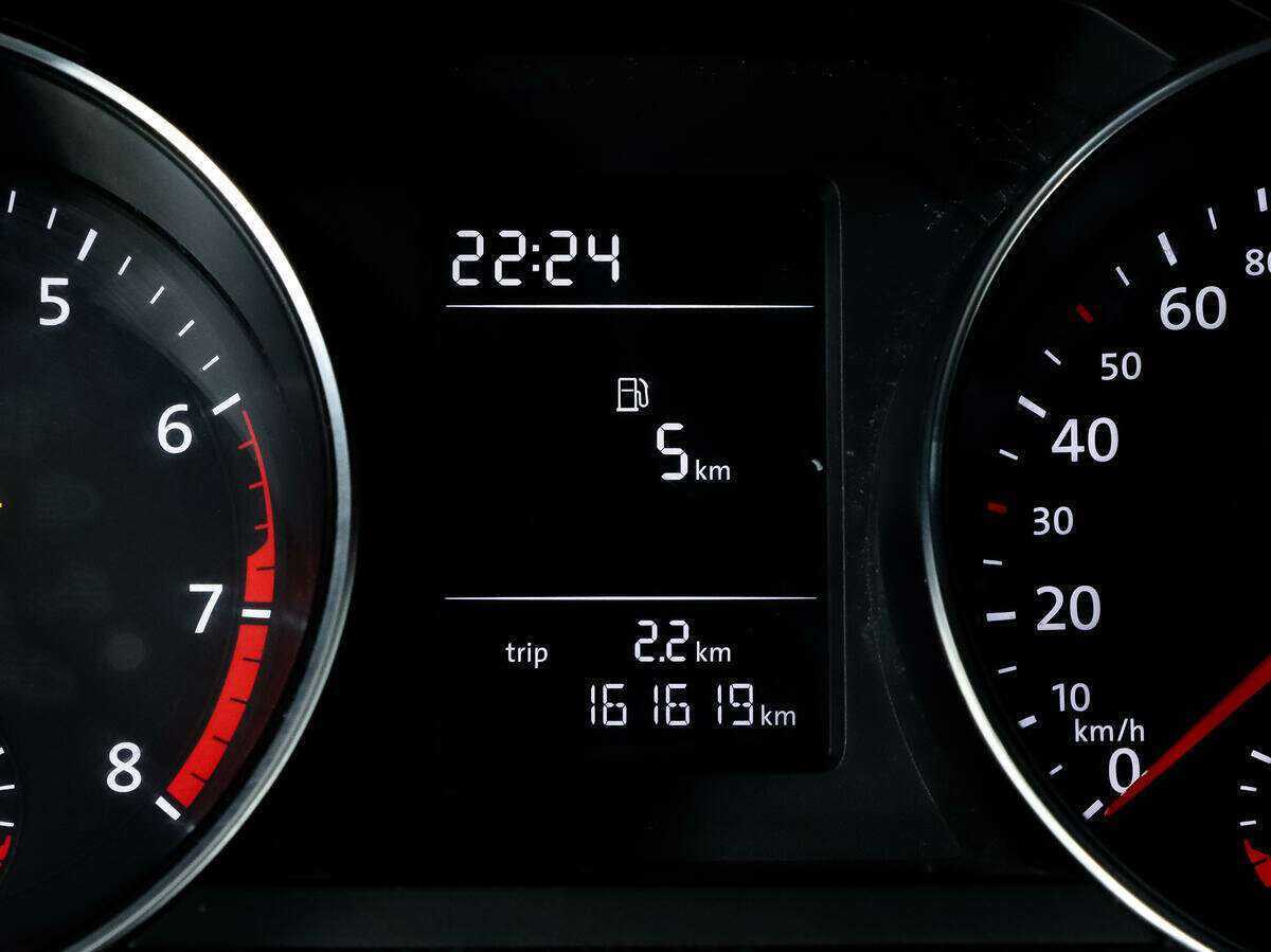 Volkswagen Jetta с пробегом — 2015 год. Фото: #13