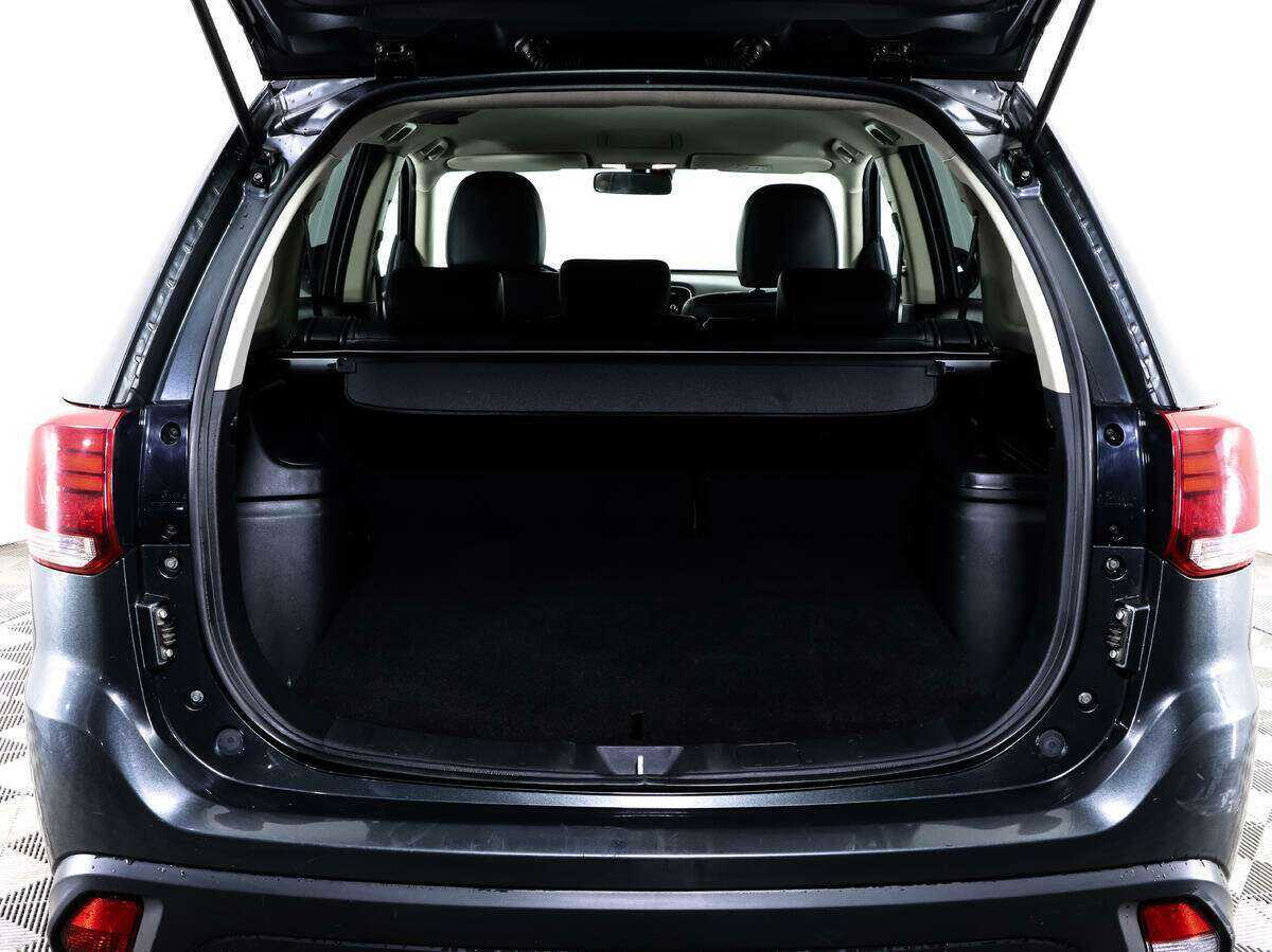 Mitsubishi Outlander с пробегом — 2016 год. Фото: #18