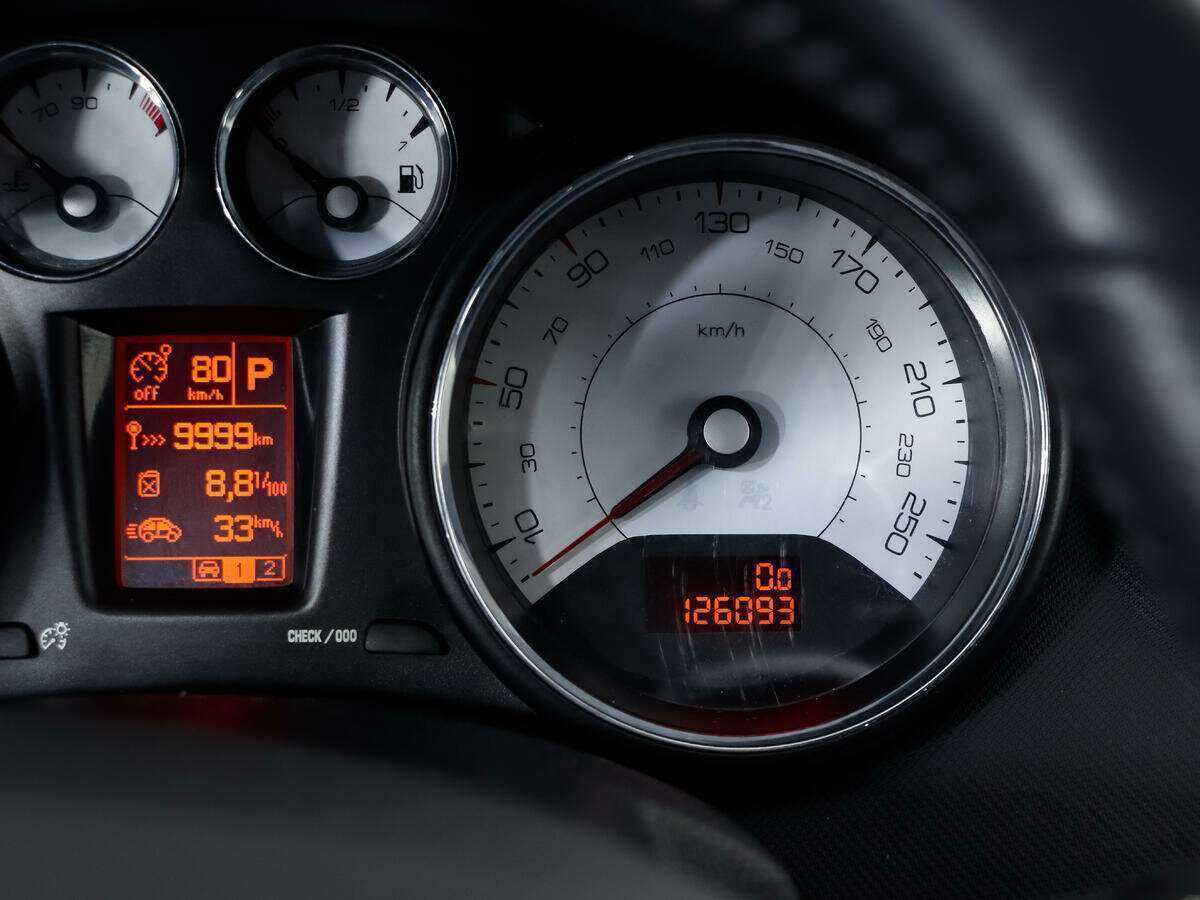 Peugeot 408 с пробегом — 2016 год. Фото: #15