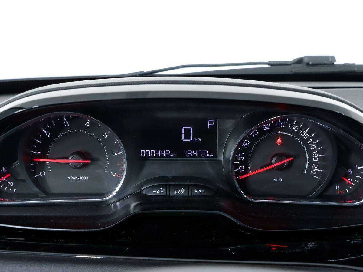 Peugeot 208 с пробегом — 2013 год. Фото: #16