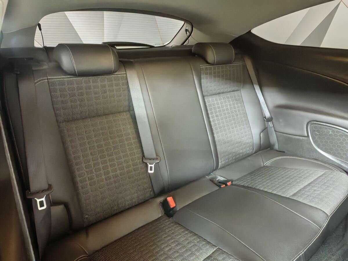 Opel Astra с пробегом — 2012 год. Фото: #12