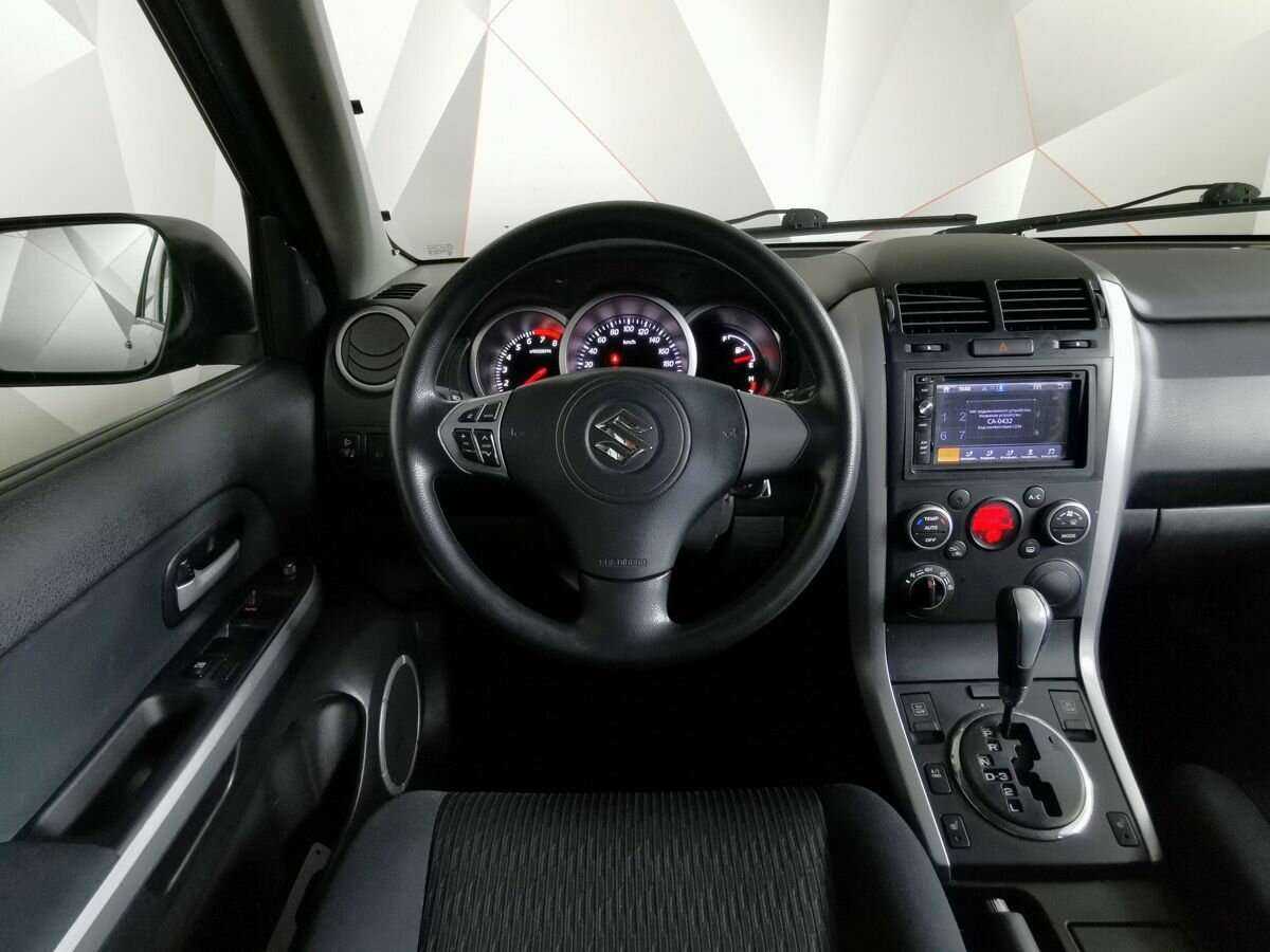 Suzuki Grand Vitara с пробегом — 2013 год. Фото: #14