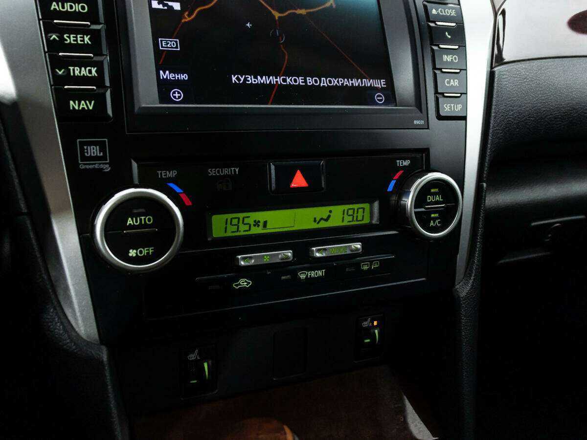 Toyota Camry с пробегом — 2012 год. Фото: #17