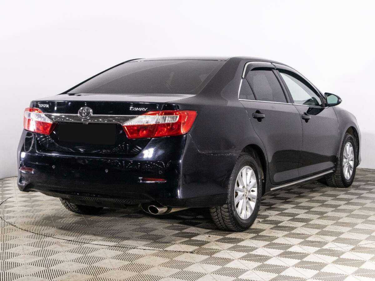Toyota Camry с пробегом — 2012 год. Фото: #4