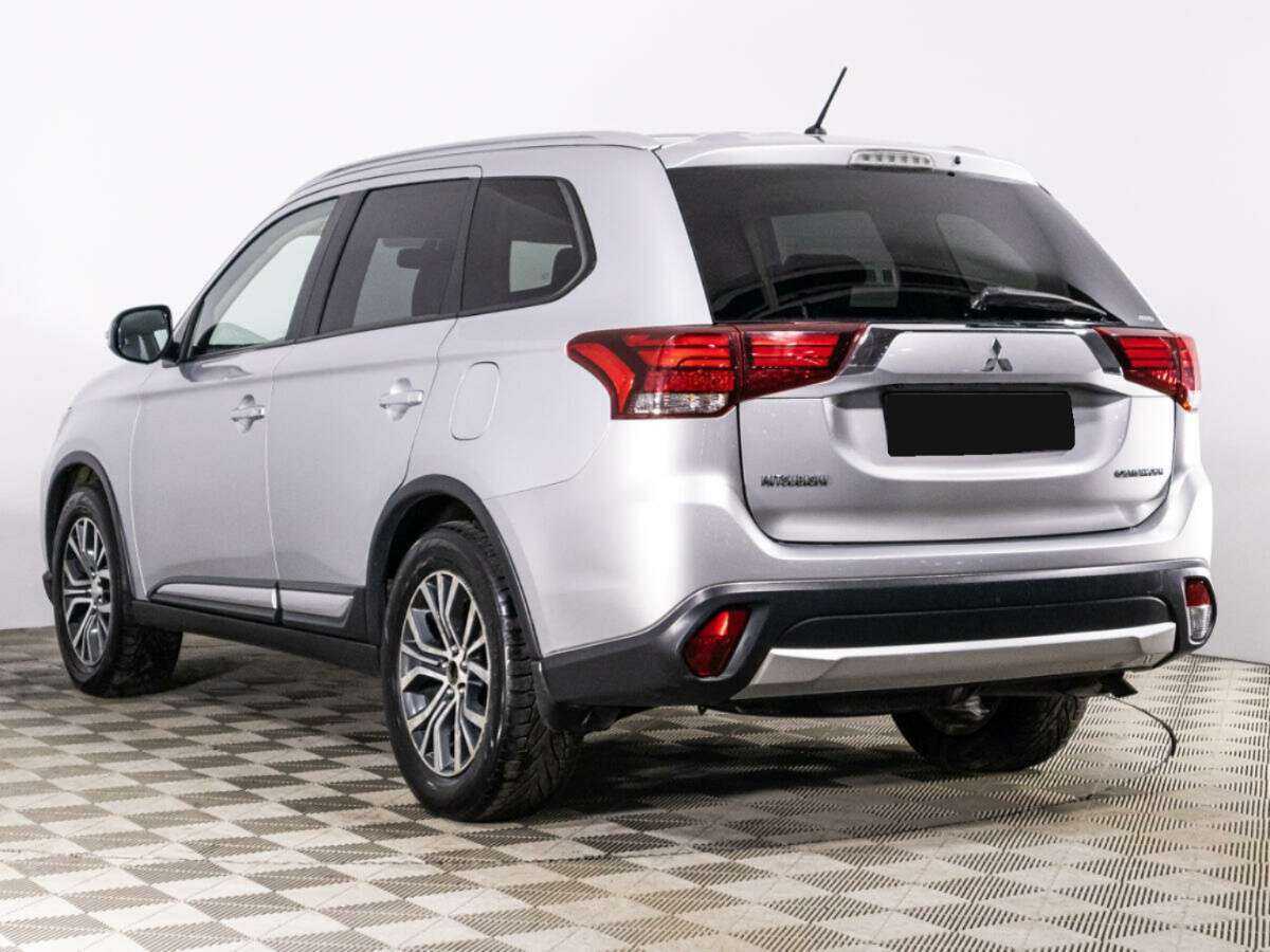 Mitsubishi Outlander с пробегом — 2015 год. Фото: #6