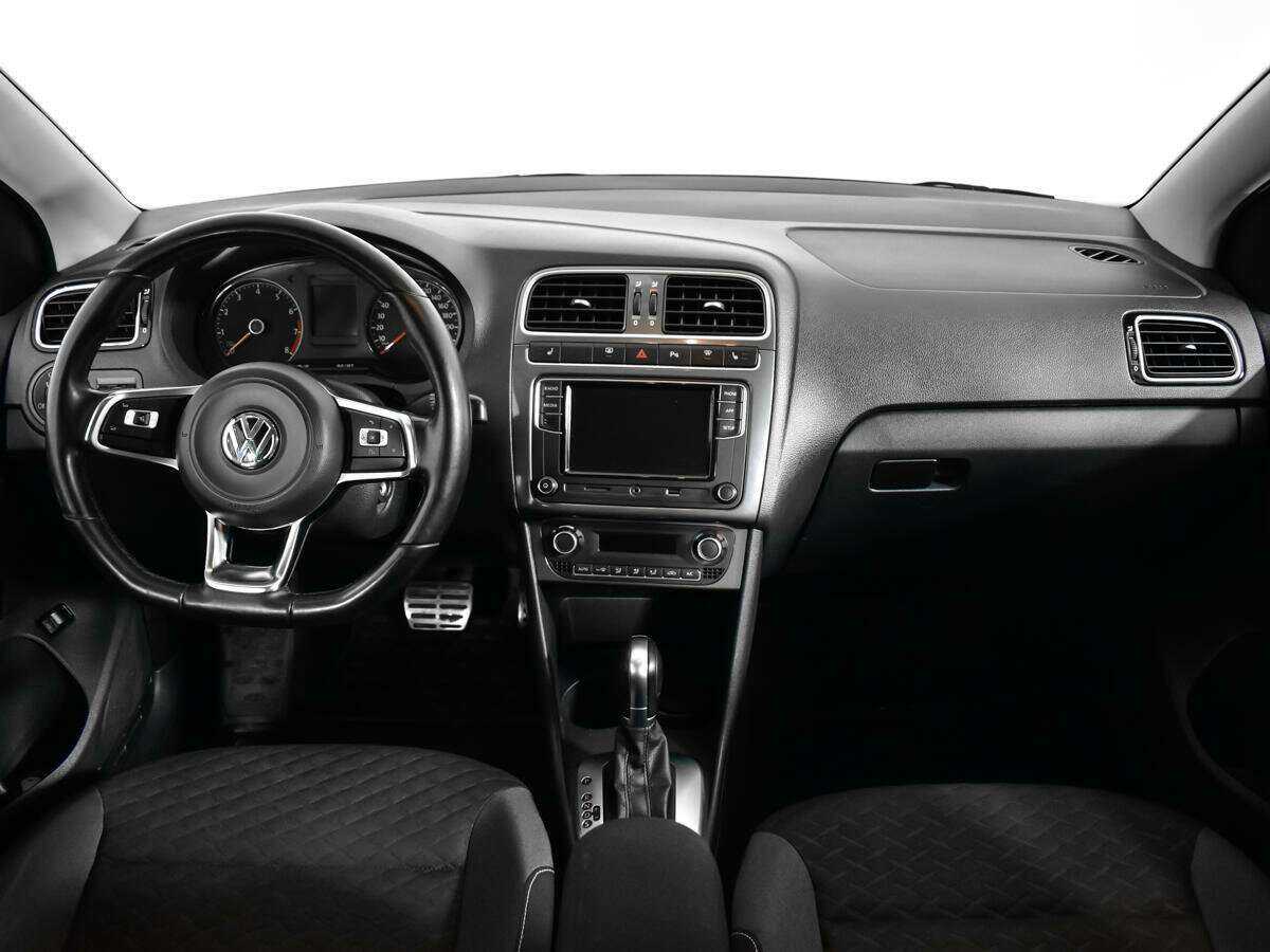 Volkswagen Polo с пробегом — 2018 год. Фото: #11