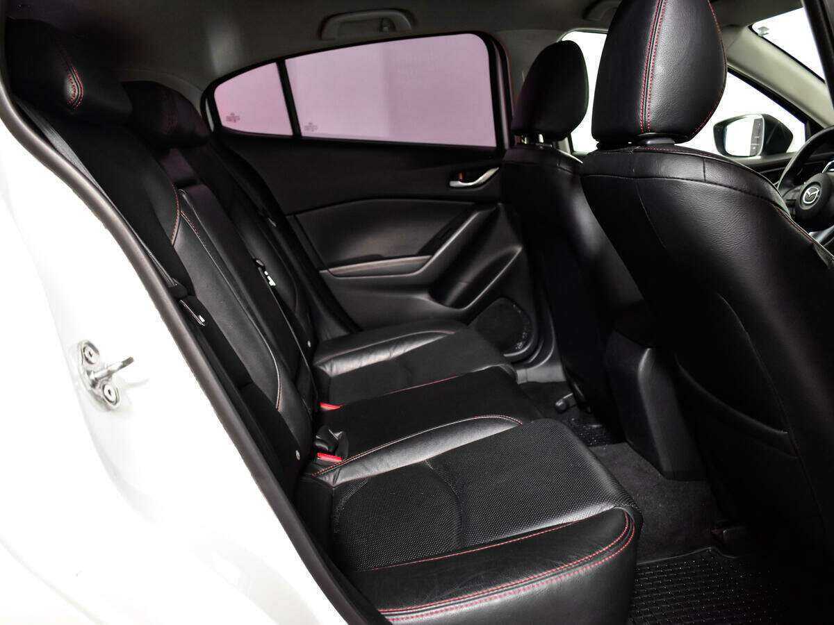 Mazda 3 с пробегом — 2013 год. Фото: #9