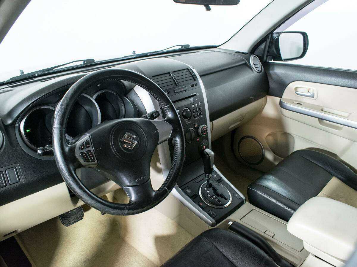 Suzuki Grand Vitara с пробегом — 2013 год. Фото: #12