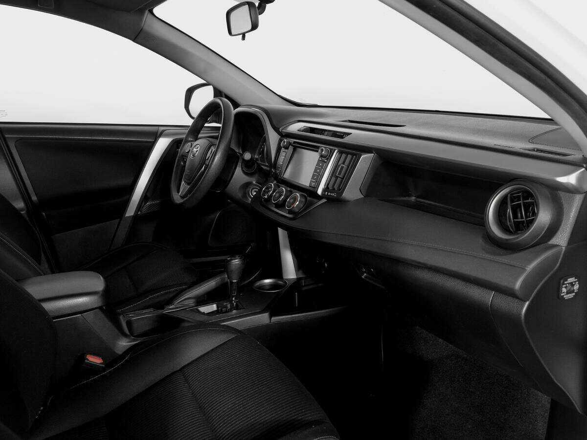 Toyota RAV4 с пробегом — 2013 год. Фото: #8