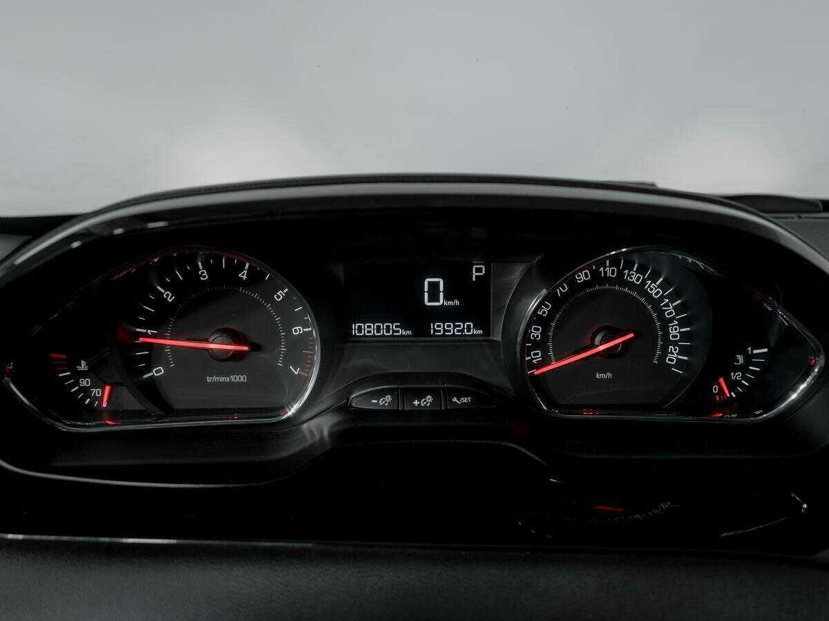 Peugeot 208 с пробегом — 2013 год. Фото: #10