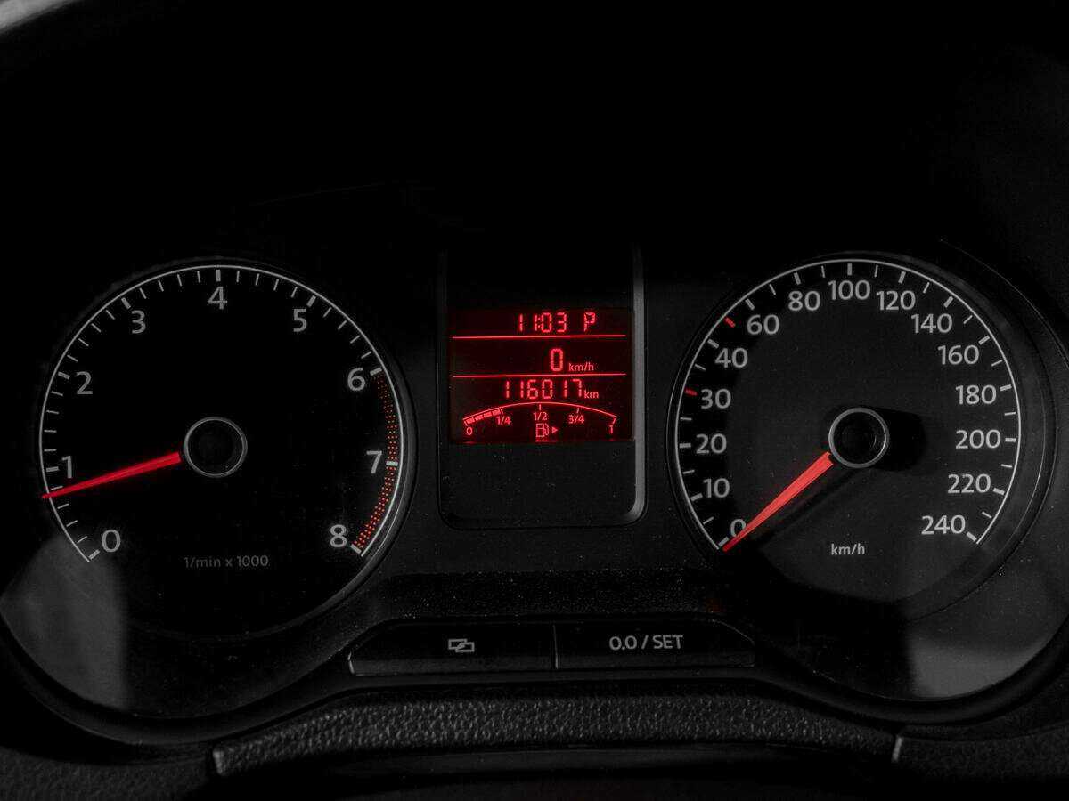 Volkswagen Polo с пробегом — 2013 год. Фото: #10