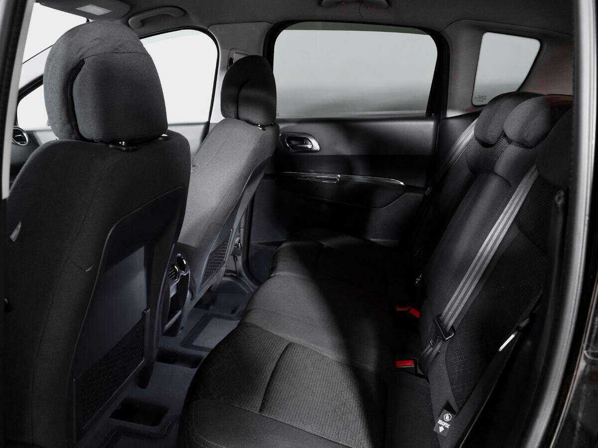 Peugeot 3008 с пробегом — 2014 год. Фото: #9