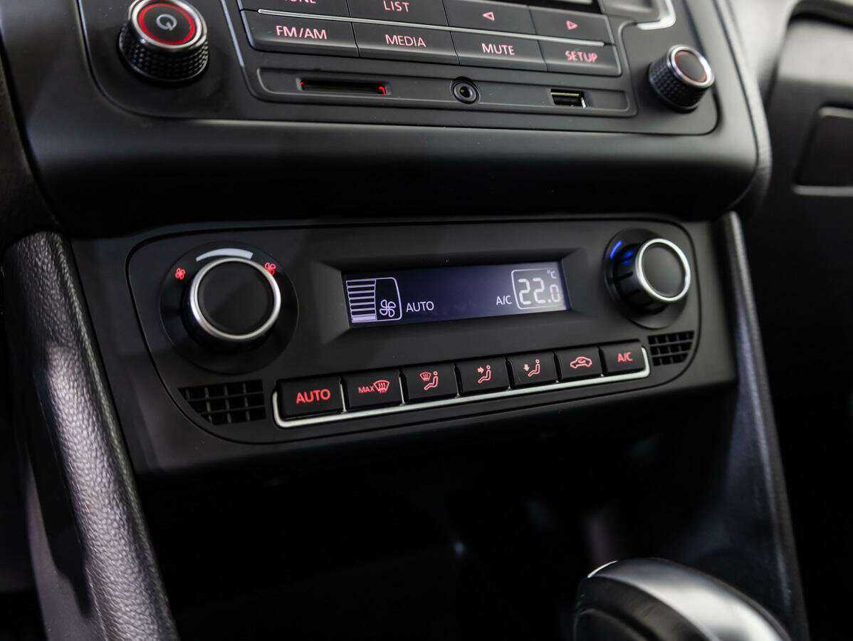 Volkswagen Polo с пробегом — 2017 год. Фото: #11