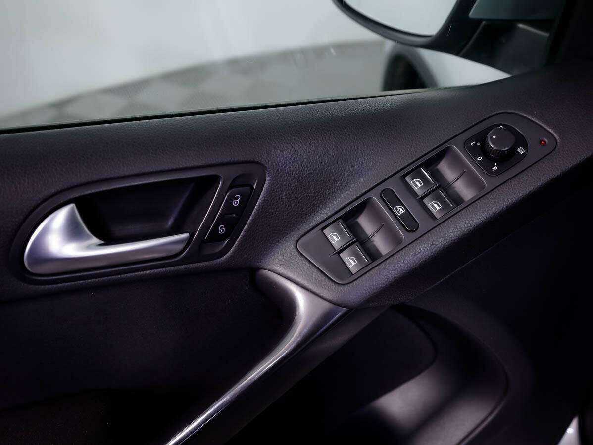 Volkswagen Tiguan с пробегом — 2012 год. Фото: #11