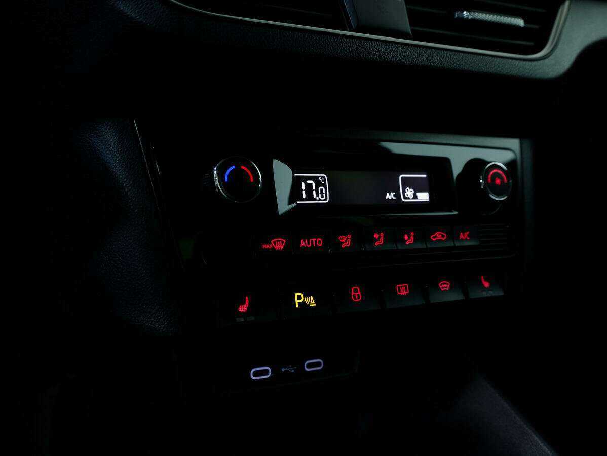 Volkswagen Polo с пробегом — 2020 год. Фото: #14