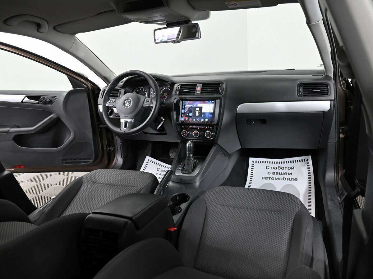Volkswagen Jetta с пробегом — 2013 год. Фото: #6
