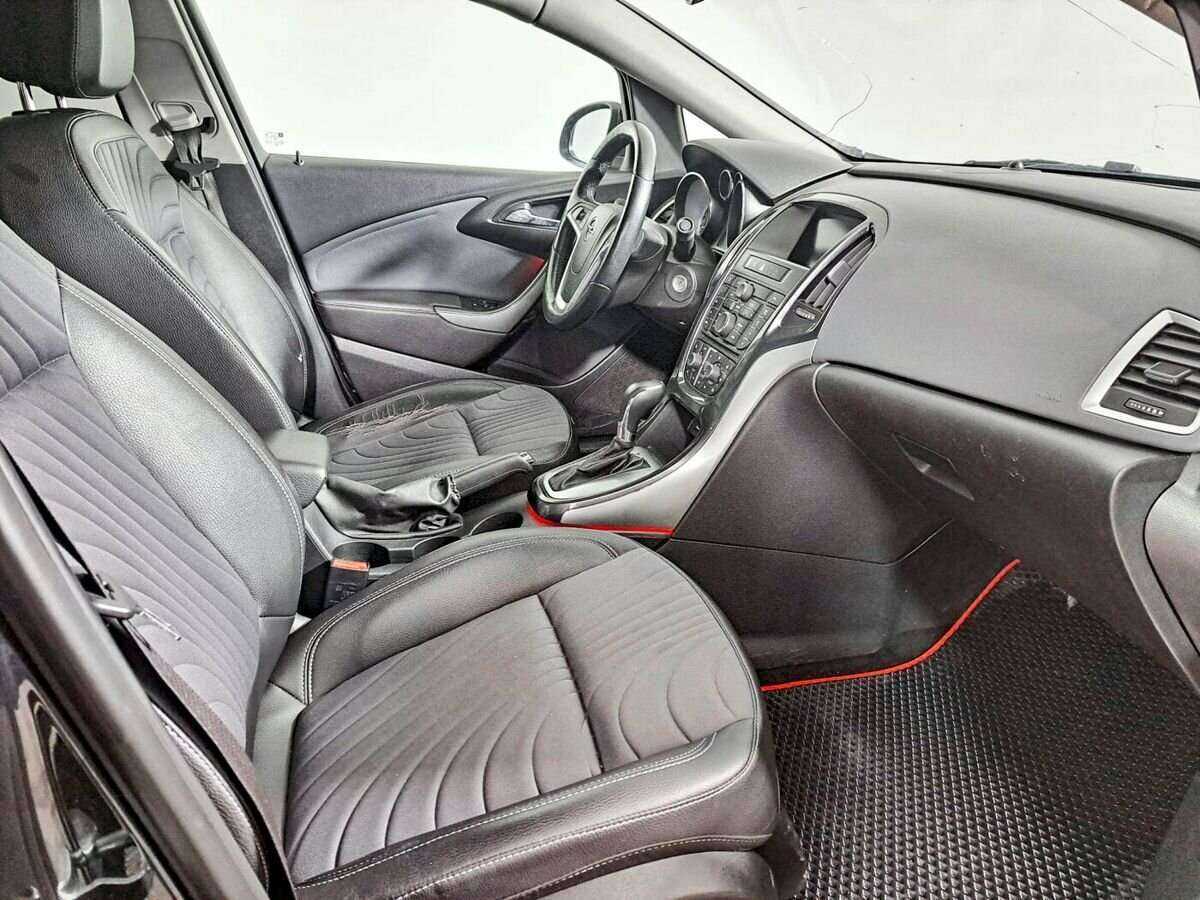 Opel Astra с пробегом — 2014 год. Фото: #8