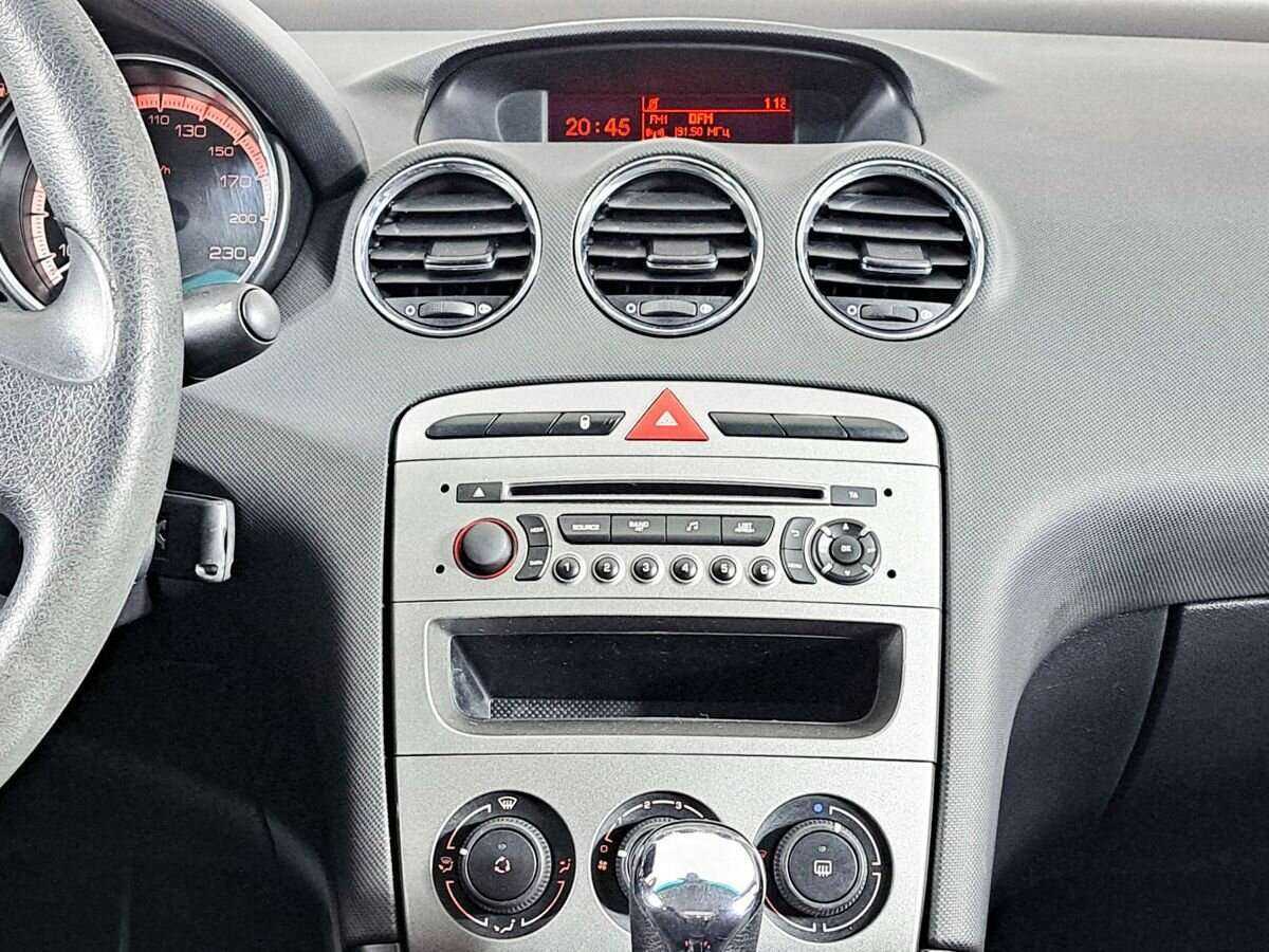 Peugeot 408 с пробегом — 2013 год. Фото: #10