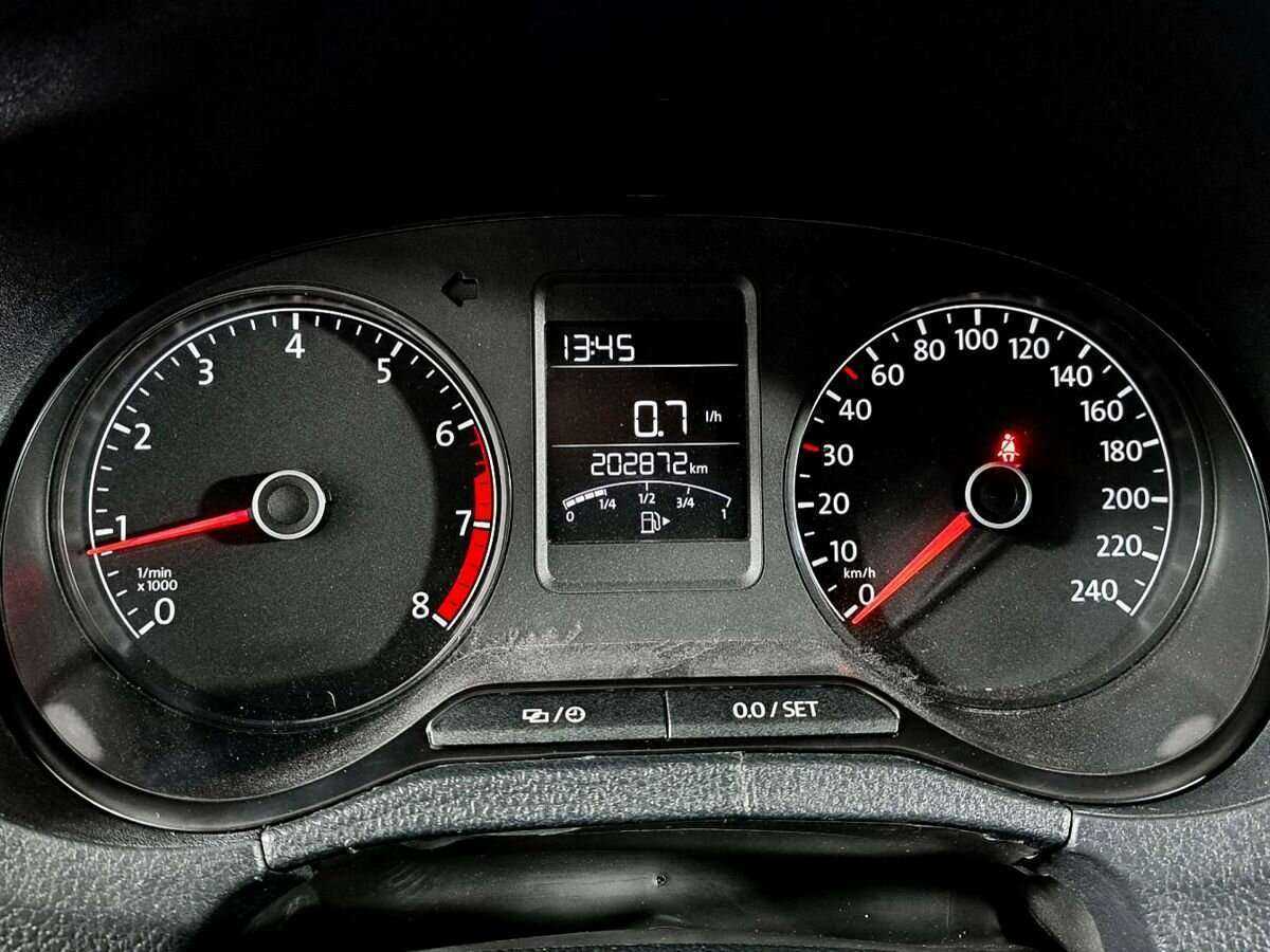 Volkswagen Polo с пробегом — 2016 год. Фото: #8