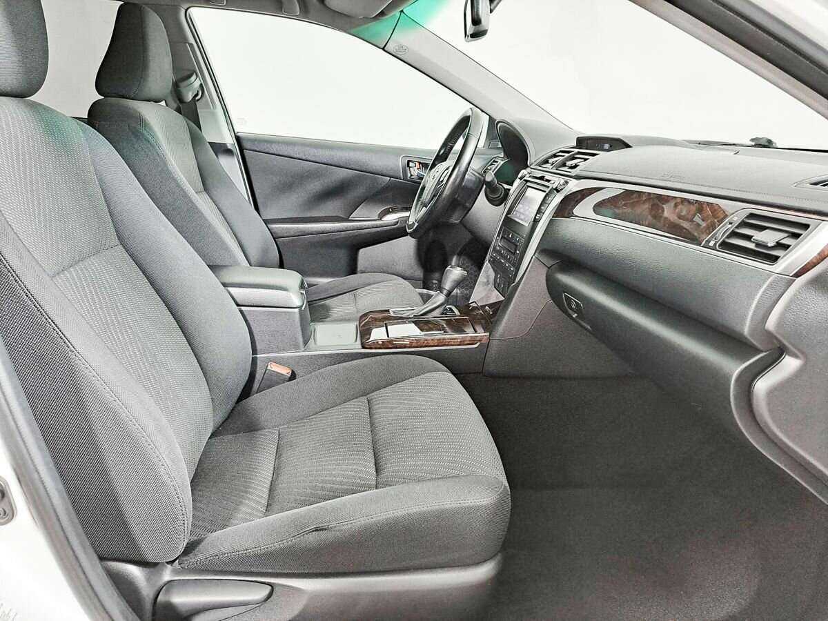 Toyota Camry с пробегом — 2015 год. Фото: #5